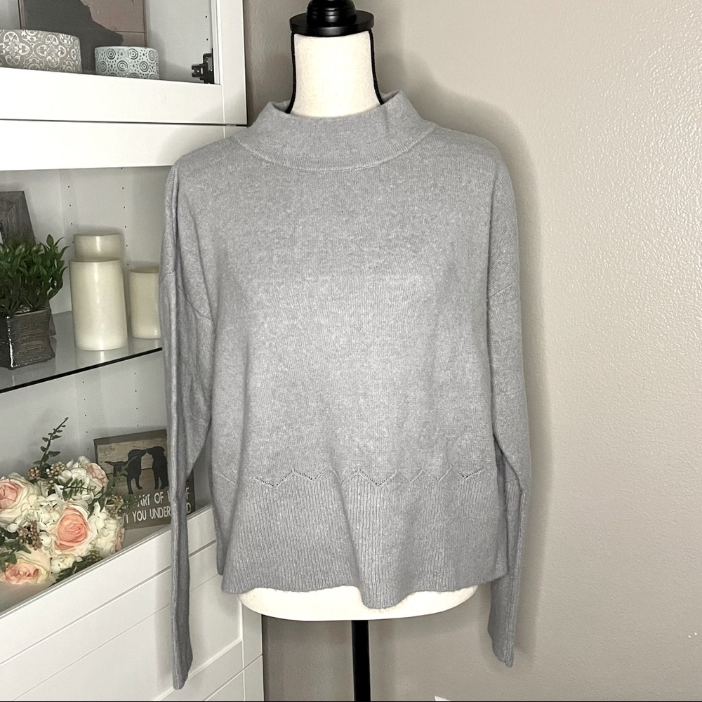 Vineyard Vines Cropped Mock Neck‎ Sweater M